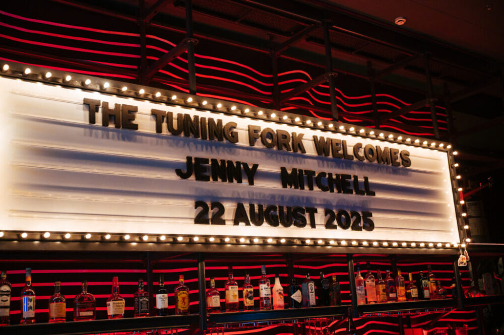 AA_JennyMitchel_TuningFork-3872