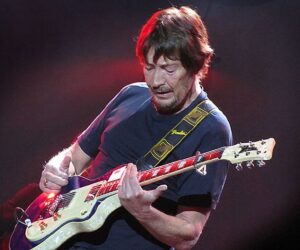 Chris_Rea_at_the_Heineken_Music_Hall_-_2010-03-05